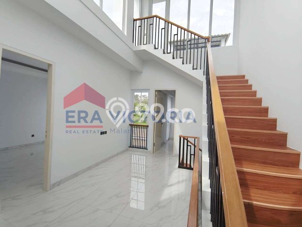 Rumah Elit Modern Tanpa Renovasi di Araya Malang Rumah Elit Modern Tanpa Renovasi di Araya Malang