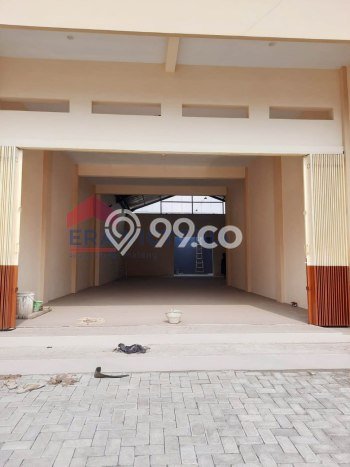 Ruko Kawasan Pakis, Luas 180m², Akses Utama, Siap Operasional Ruko Kawasan Pakis, Luas 180m², Akses Utama, Siap Operasional