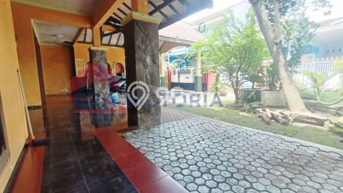 Dijual Rumah 6 Kamar Lokasi Strategis Nyaman dan Strategis di Lowokwaru Dijual Rumah 6 Kamar Lokasi Strategis Nyaman dan Strategis di Lowokwaru