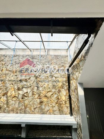 Lokasi strategis! Rumah siap huni disewakan di Lowokwaru LB 180m2 Lokasi strategis! Rumah siap huni disewakan di Lowokwaru LB 180m2