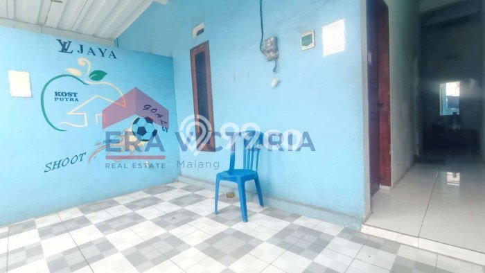 Dijual Kost Strategis di Lawang, Malang 10 KT, 8 KM, Luas Bangunan 166m2 Dijual Kost Strategis di Lawang, Malang 10 KT, 8 KM, Luas Bangunan 166m2