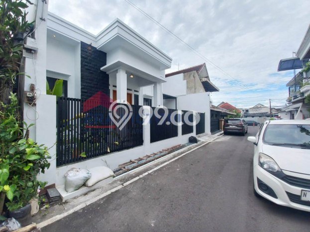 Rumah Modern Minimalis 4 Kamar Siap Huni di Blimbing Rumah Modern Minimalis 4 Kamar Siap Huni di Blimbing
