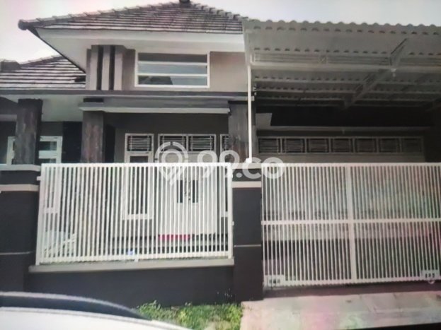 Rumah di Pakis, Malang, LT 300m2m² LB 250m2m² Rumah di Pakis, Malang, LT 300m2m² LB 250m2m²