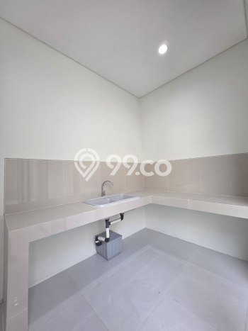 Rumah Strategis dengan Luas Tanah 105m2m² di Lokasi Tidar, Surabaya Rumah Strategis dengan Luas Tanah 105m2m² di Lokasi Tidar, Surabaya