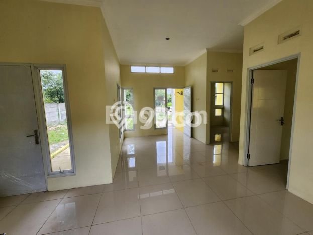 Rumah Luas Asri 2 KT Siap Pakai di Tanah Sareal Bogor Rumah Luas Asri 2 KT Siap Pakai di Tanah Sareal Bogor