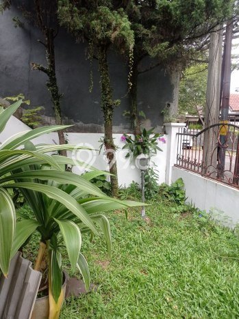 Jual Rumah Bagus Siap Huni LB 140m2 di Batununggal, Bandung Jual Rumah Bagus Siap Huni LB 140m2 di Batununggal, Bandung