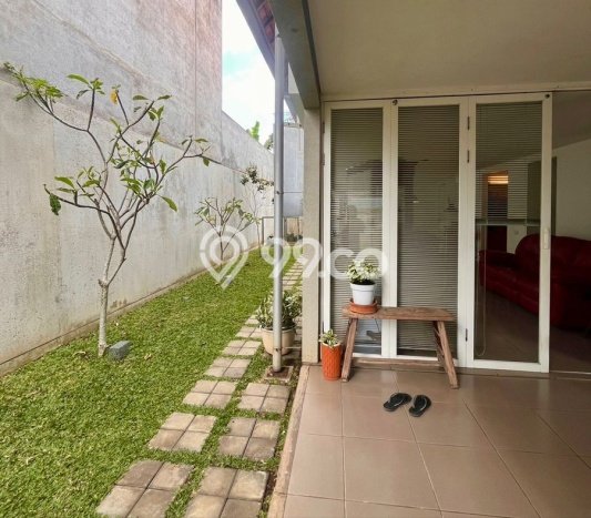 Rumah Elit Modern Siap Huni di Pondok Hijau Bandung Rumah Elit Modern Siap Huni di Pondok Hijau Bandung