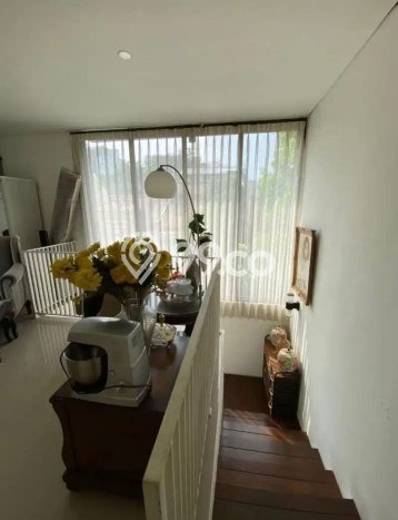 Rumah Area Nyaman kawasan Geger Kalong, Bandung, Luas 152m² LB 170m² Rumah Area Nyaman kawasan Geger Kalong, Bandung, Luas 152m² LB 170m²