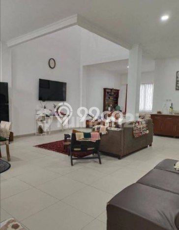 SPECIAL PRICE! Rumah Strategis lokasi Batununggal, Luas 200m2m² LB 250m2m² SPECIAL PRICE! Rumah Strategis lokasi Batununggal, Luas 200m2m² LB 250m2m²