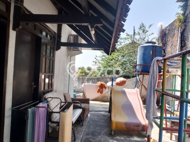 Rumah Elit LB 400m2 Siap Huni Desain Elegan di Buah Batu, Bandung Rumah Elit LB 400m2 Siap Huni Desain Elegan di Buah Batu, Bandung