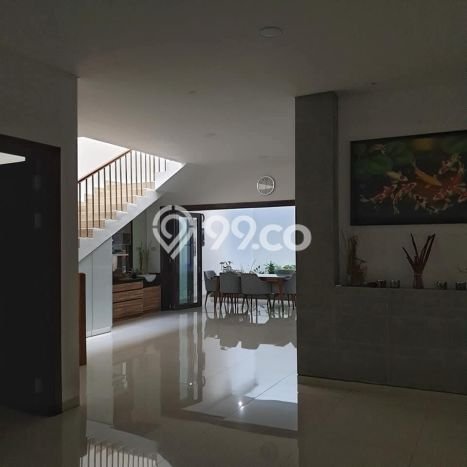 Rumah Elit Modern Tanpa Renovasi di Buah Batu Bandung Rumah Elit Modern Tanpa Renovasi di Buah Batu Bandung