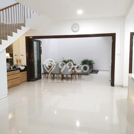 Rumah Elit Modern Tanpa Renovasi di Buah Batu Bandung Rumah Elit Modern Tanpa Renovasi di Buah Batu Bandung
