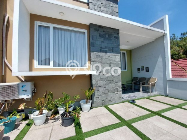 For Sale Rumah 6 Kamar Lokasi Ideal Bagus dan Strategis di Antapani For Sale Rumah 6 Kamar Lokasi Ideal Bagus dan Strategis di Antapani