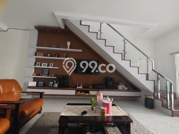 For Sale Rumah 6 Kamar Lokasi Ideal Bagus dan Strategis di Antapani For Sale Rumah 6 Kamar Lokasi Ideal Bagus dan Strategis di Antapani