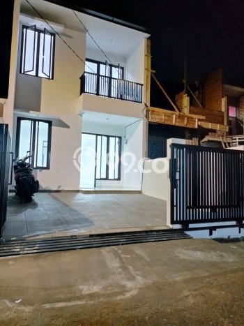 Rumah Strategis Modern Lb 120m2 di Arcamanik, Bandung Rumah Strategis Modern Lb 120m2 di Arcamanik, Bandung