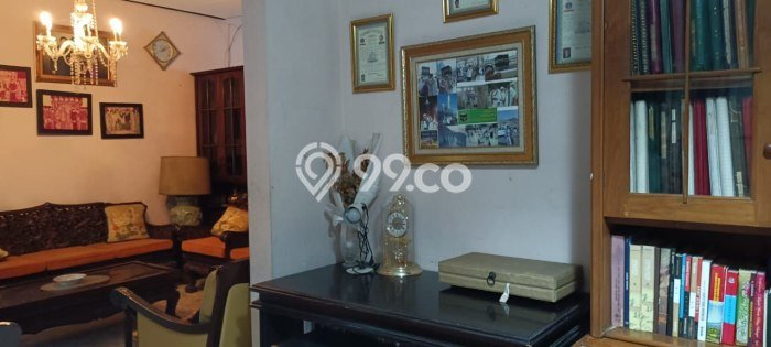 Rumah Elit LB 350m2 Siap Pakai Desain Elegan di Sayap Dago, Bandung Rumah Elit LB 350m2 Siap Pakai Desain Elegan di Sayap Dago, Bandung