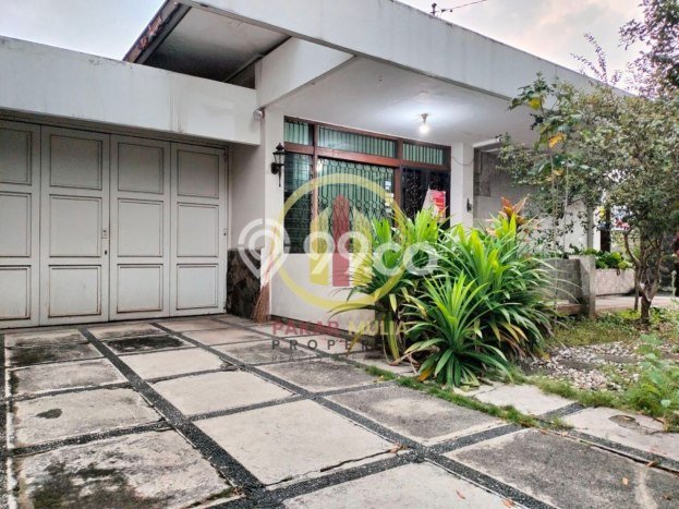 Rumah PREMIUM! di Riau, Bandung, Luas 425m2m² LB 300m2m², HARGA SPESIAL Rumah PREMIUM! di Riau, Bandung, Luas 425m2m² LB 300m2m², HARGA SPESIAL