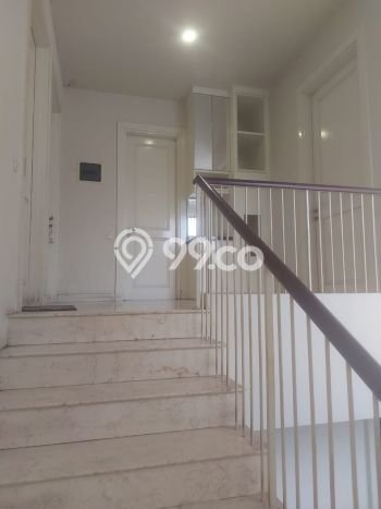 HARGA SPECIAL! Rumah Strategis di Wiyung, LT 388m2m² Bangunan 311m2m² HARGA SPECIAL! Rumah Strategis di Wiyung, LT 388m2m² Bangunan 311m2m²