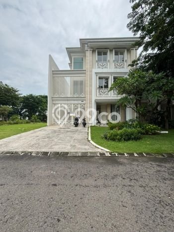 Ready to Use! Premium House LT 330m2 Desain Modern di Pakuwon Indah Ready to Use! Premium House LT 330m2 Desain Modern di Pakuwon Indah