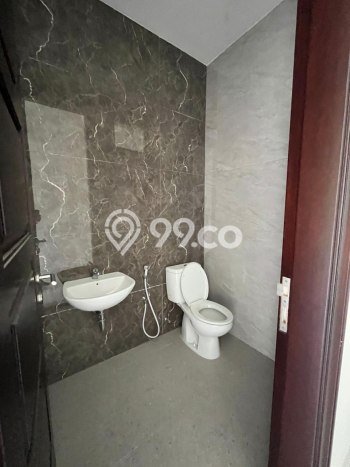 Rumah Elit LB 340m2 Siap Pakai Desain Elegan di Citraland, Surabaya Rumah Elit LB 340m2 Siap Pakai Desain Elegan di Citraland, Surabaya