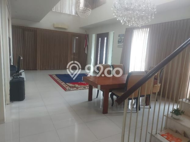 HARGA SPECIAL! Rumah Strategis di Wiyung, LT 388m2m² Bangunan 311m2m² HARGA SPECIAL! Rumah Strategis di Wiyung, LT 388m2m² Bangunan 311m2m²