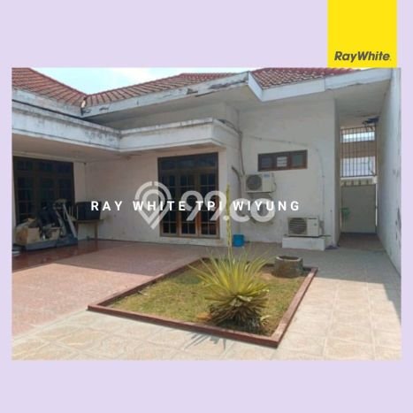 Ready to Use! Luxury House LT 646m2 Desain Modern di Sukomanunggal Ready to Use! Luxury House LT 646m2 Desain Modern di Sukomanunggal