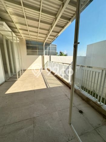 Jual Rumah Luas Megah Dengan View Cantik di Pakuwon CIty, Surabaya Jual Rumah Luas Megah Dengan View Cantik di Pakuwon CIty, Surabaya