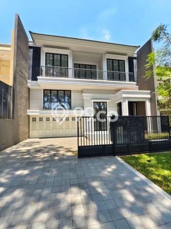 Rumah di Wiyung, Surabaya, Luas 330m2m² LB 400m2m² Rumah di Wiyung, Surabaya, Luas 330m2m² LB 400m2m²