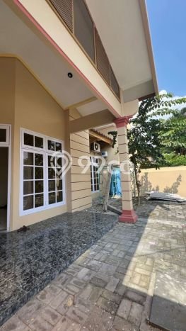 UNIT TERBATAS! Rumah di Sukomanunggal, 2 KM, Luas 293m2m² Bangunan 350m2m² UNIT TERBATAS! Rumah di Sukomanunggal, 2 KM, Luas 293m2m² Bangunan 350m2m²