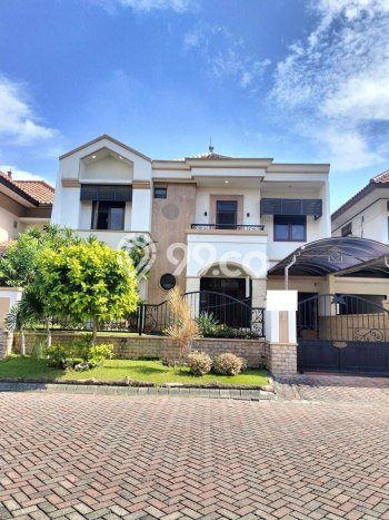 Ready to Use! Luxury House LT 276m2 Desain Modern di Graha Ready to Use! Luxury House LT 276m2 Desain Modern di Graha