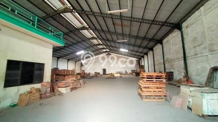 Gudang Dijual di Surabaya LT 1800m2 & LB 1600m2 Lokasi Terbaik! Gudang Dijual di Surabaya LT 1800m2 & LB 1600m2 Lokasi Terbaik!