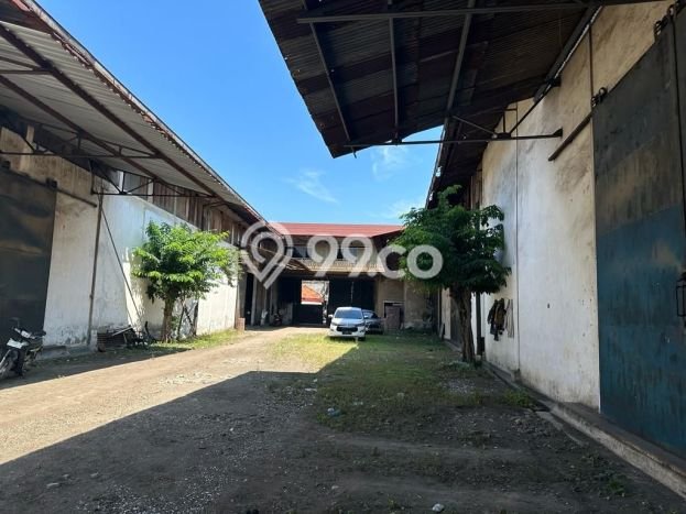 Gudang Dijual di Surabaya LT 4000m2 & LB 3000m2 Lokasi Terbaik! Gudang Dijual di Surabaya LT 4000m2 & LB 3000m2 Lokasi Terbaik!