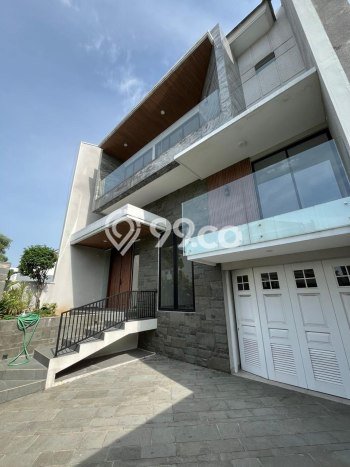Rumah Elit LB 340m2 Siap Pakai Desain Elegan di Citraland, Surabaya Rumah Elit LB 340m2 Siap Pakai Desain Elegan di Citraland, Surabaya