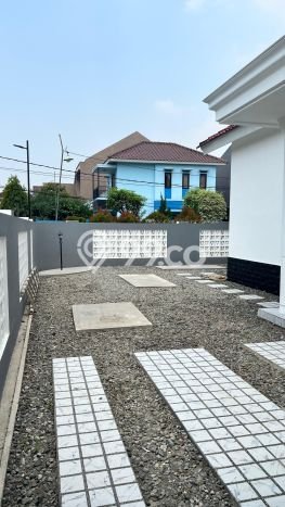 For Sale! Premium House LT 271m2 Desain Elegan di Taman Royal For Sale! Premium House LT 271m2 Desain Elegan di Taman Royal