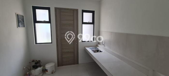 Ready to Use! Premium House LT 266m2 Desain Modern di Cipinang Ready to Use! Premium House LT 266m2 Desain Modern di Cipinang