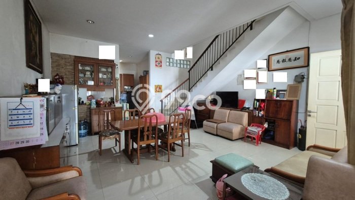 Rumah Strategis Modern Lb 276m2 di Kelapa Gading, Jakarta Utara Rumah Strategis Modern Lb 276m2 di Kelapa Gading, Jakarta Utara