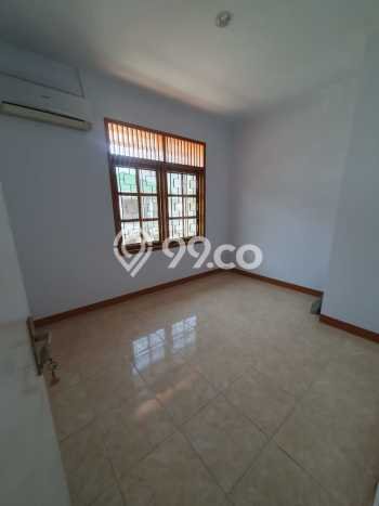 Lokasi strategis! Rumah siap huni dikontrakkan di Kelapa Gading LB 264m2 Lokasi strategis! Rumah siap huni dikontrakkan di Kelapa Gading LB 264m2