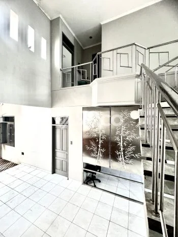 For Sale! Luxury House LT 148m2 Desain Elegan di Pulomas For Sale! Luxury House LT 148m2 Desain Elegan di Pulomas