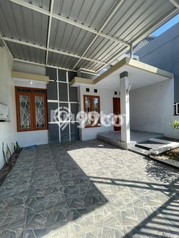Rumah Berkualitas dengan Luas Tanah 98m2m² di Lingkungan Asri Gentan, Solo Rumah Berkualitas dengan Luas Tanah 98m2m² di Lingkungan Asri Gentan, Solo