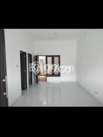 Rumah Bagus di Gentan, Solo, Luas 89m2m² LB 70m2m² HARGA MENARIK! Rumah Bagus di Gentan, Solo, Luas 89m2m² LB 70m2m² HARGA MENARIK!