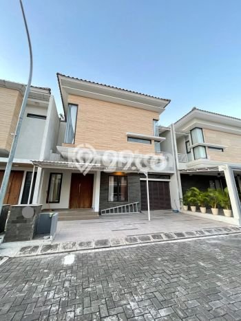Lokasi strategis! Rumah siap huni dikontrakkan di Kartosuro LB 250m2 Lokasi strategis! Rumah siap huni dikontrakkan di Kartosuro LB 250m2
