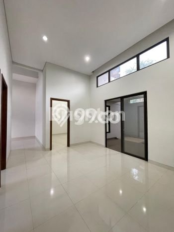 Lokasi strategis! Rumah siap pakai dikontrakkan di Kartosuro LB 125m2 Lokasi strategis! Rumah siap pakai dikontrakkan di Kartosuro LB 125m2