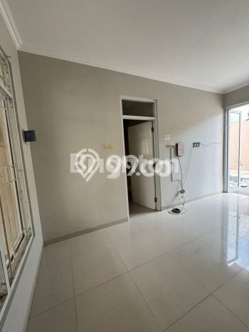 Rumah lokasi Colomadu, Solo, Luas 135m2m² Bangunan 100m2m² Rumah lokasi Colomadu, Solo, Luas 135m2m² Bangunan 100m2m²