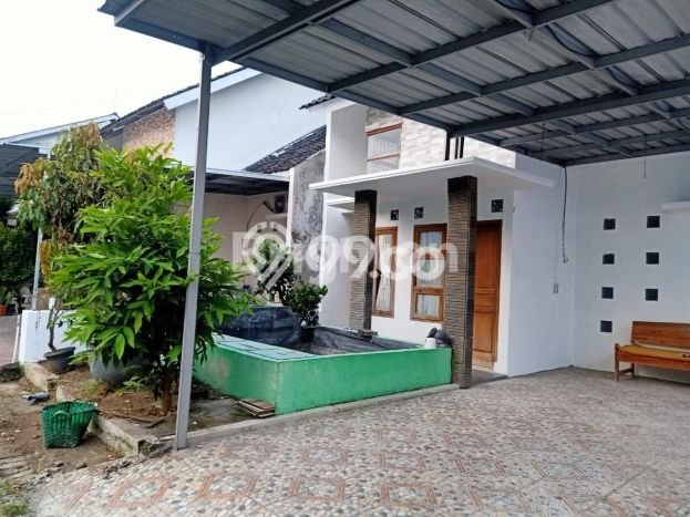 Rumah Lokasi Strategis di Colomadu, Solo, Luas 173m2m² Bangunan 80m2m² Rumah Lokasi Strategis di Colomadu, Solo, Luas 173m2m² Bangunan 80m2m²