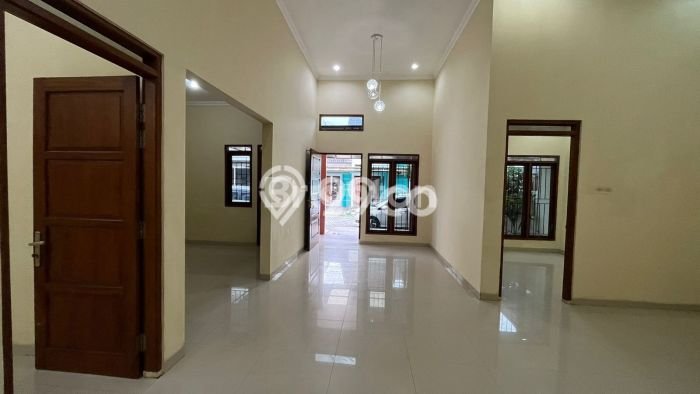 HARGA SPESIAL! Rumah di Solo Baru, Dekat Pusat Kota, 4 KT, LT 144m2m² LB 144m2m² HARGA SPESIAL! Rumah di Solo Baru, Dekat Pusat Kota, 4 KT, LT 144m2m² LB 144m2m²