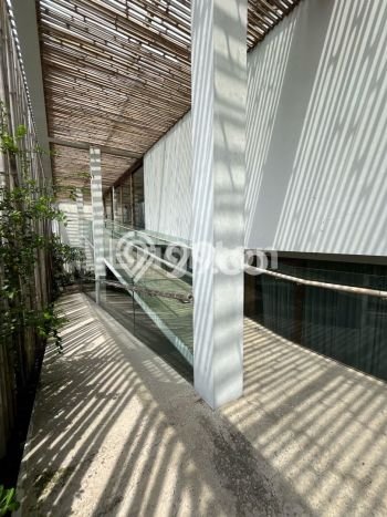Rumah Nyaman di Colomadu, Solo, Luas 980m2m² Bangunan 800m2m² Rumah Nyaman di Colomadu, Solo, Luas 980m2m² Bangunan 800m2m²