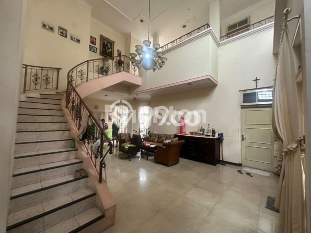 Rumah Strategis di Cemani, Dekat Kawasan Komersial, Solo - 4 Kamar Tidur Rumah Strategis di Cemani, Dekat Kawasan Komersial, Solo - 4 Kamar Tidur