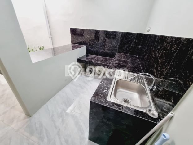 Rumah PREMIUM di Colomadu, Solo, Luas 111m2m² Bangunan 89m2m² KESEMPATAN TERBATAS! Rumah PREMIUM di Colomadu, Solo, Luas 111m2m² Bangunan 89m2m² KESEMPATAN TERBATAS!