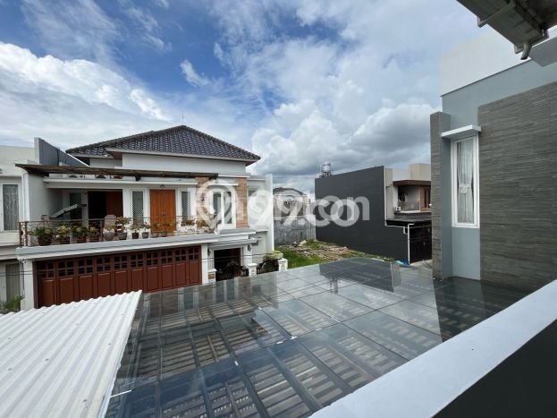HARGA SPESIAL! Rumah Minimalis area Colomadu, Solo, Luas 179m2m² LB 225m2m² BISA KPR! HARGA SPESIAL! Rumah Minimalis area Colomadu, Solo, Luas 179m2m² LB 225m2m² BISA KPR!