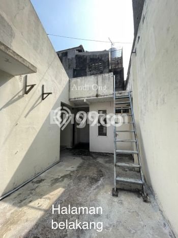 Rumah Lokasi Strategis area Jajar, Solo, LT 180m2m² Bangunan 120m2m² Rumah Lokasi Strategis area Jajar, Solo, LT 180m2m² Bangunan 120m2m²